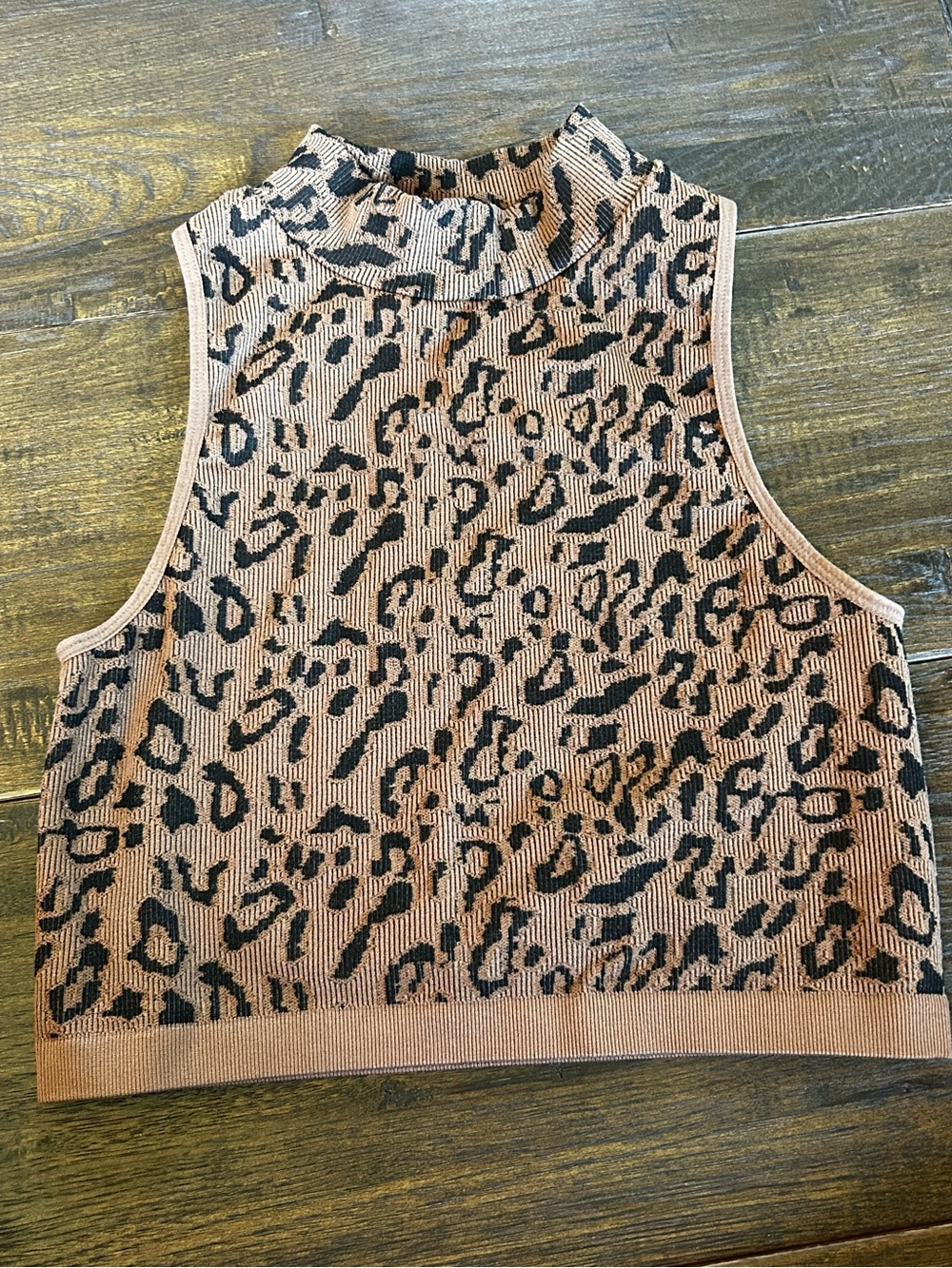 Bozzolo Leopard Jacquard Sleeveless Mock Neck Crop Top - Brown & Black